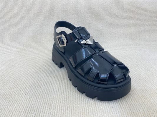 qualità Sandali da piattaforma d&#039;argento TPR femminile con suola spessa e testa coperta fabbrica